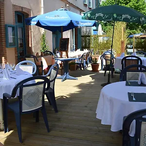Aux Lys D'or Hotel Realville